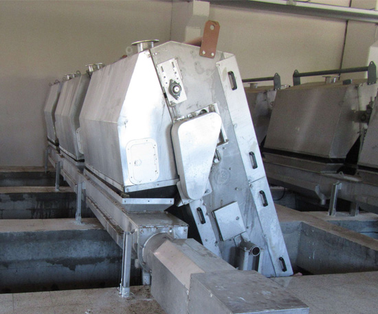 Screw Conveyors with Compactor for Wastewater Treatment Pretreatment Screens & Screen Handling Equipments
